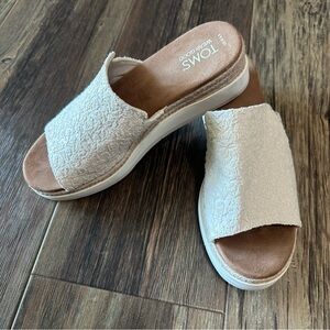 Toms Cream Textured Slide Sandals